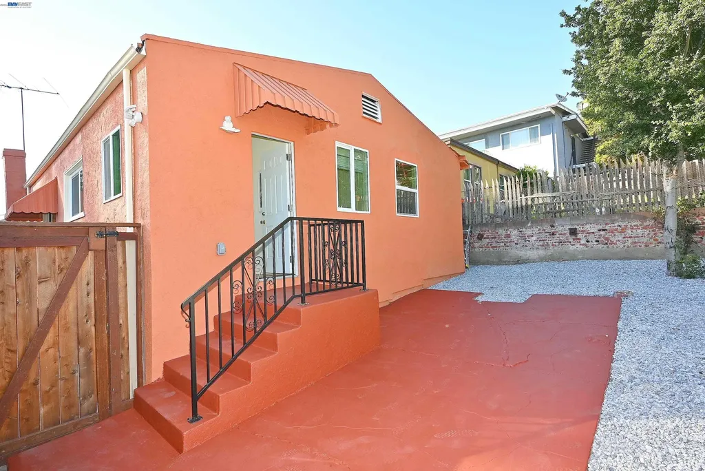 2732 Garden Street Oakland CA 94601