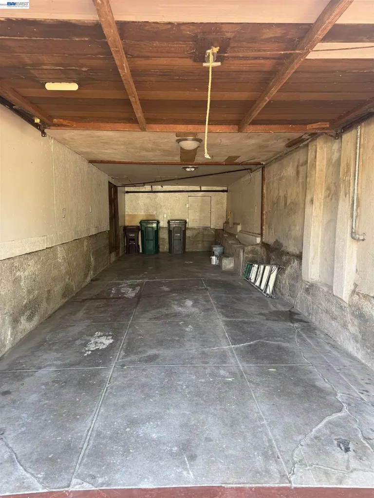 2732 Garden Street Oakland CA 94601