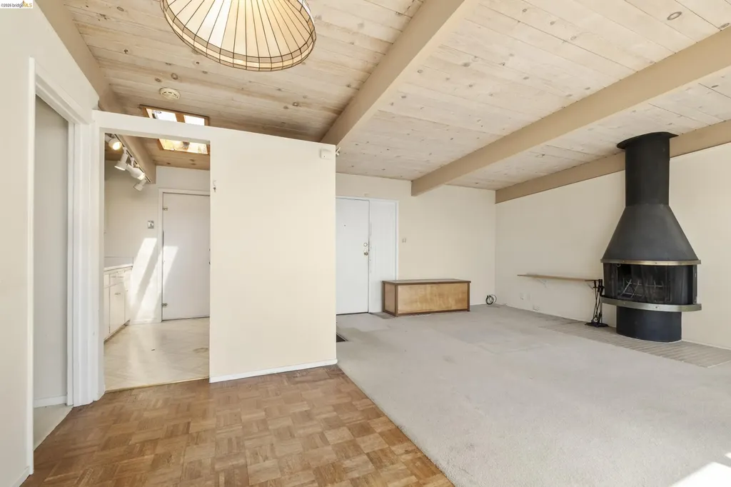7279 Snake Road Oakland CA 94611