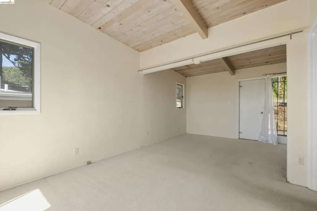 7279 Snake Road Oakland CA 94611