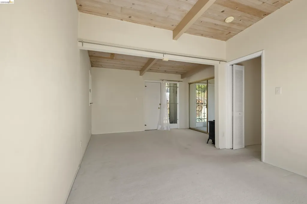 7279 Snake Road Oakland CA 94611