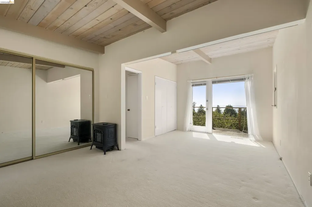 7279 Snake Road Oakland CA 94611