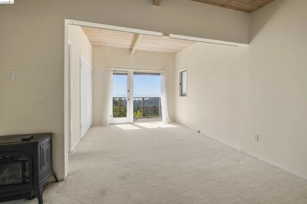 7279 Snake Road Oakland CA 94611