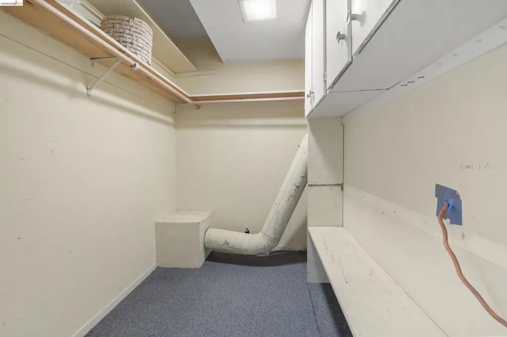 7279 Snake Road Oakland CA 94611
