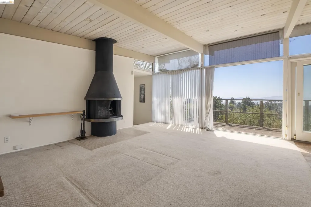 7279 Snake Road Oakland CA 94611