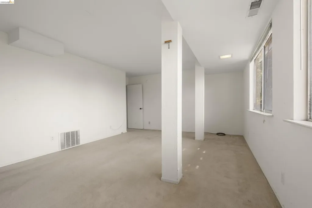 7279 Snake Road Oakland CA 94611