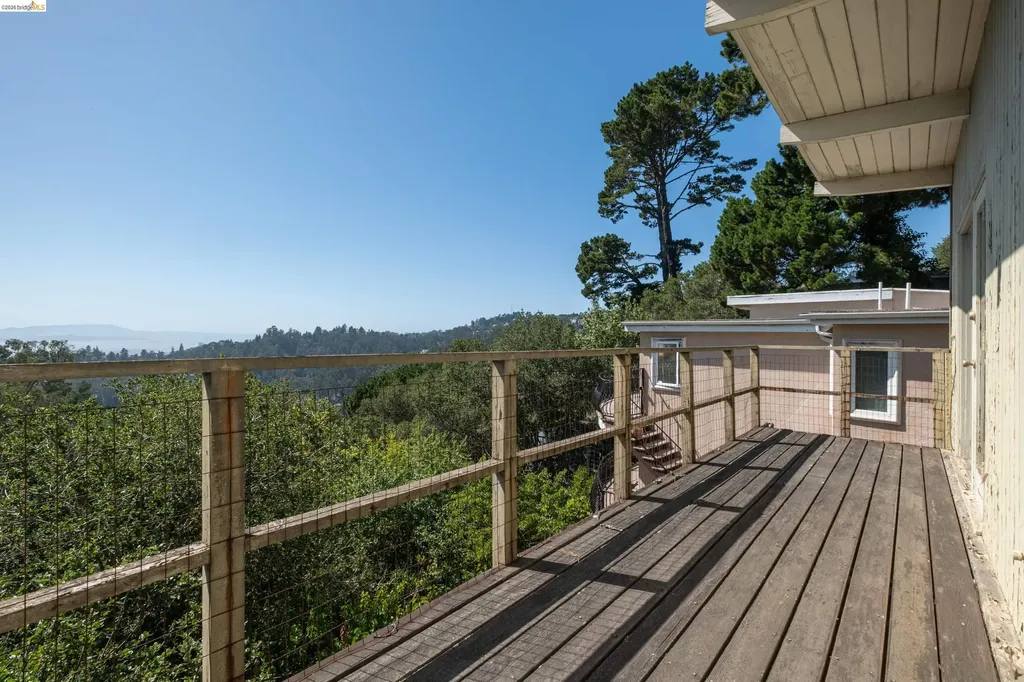 7279 Snake Road Oakland CA 94611
