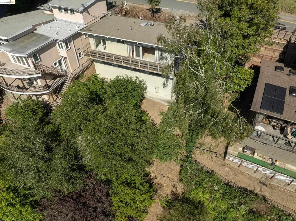 7279 Snake Road Oakland CA 94611