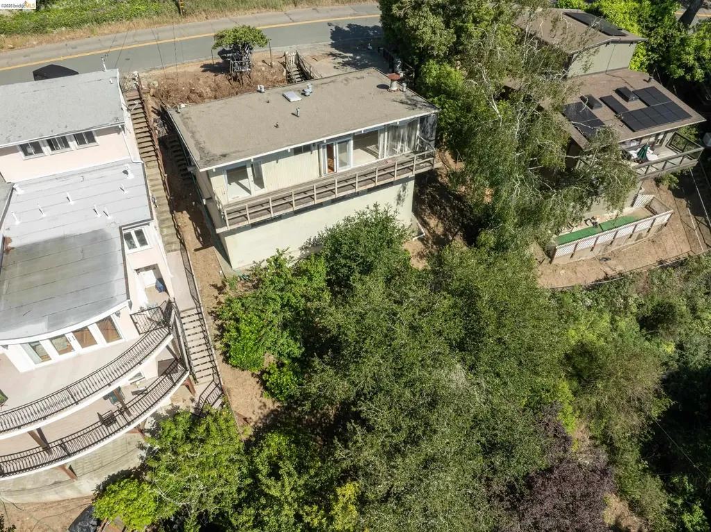 7279 Snake Road Oakland CA 94611