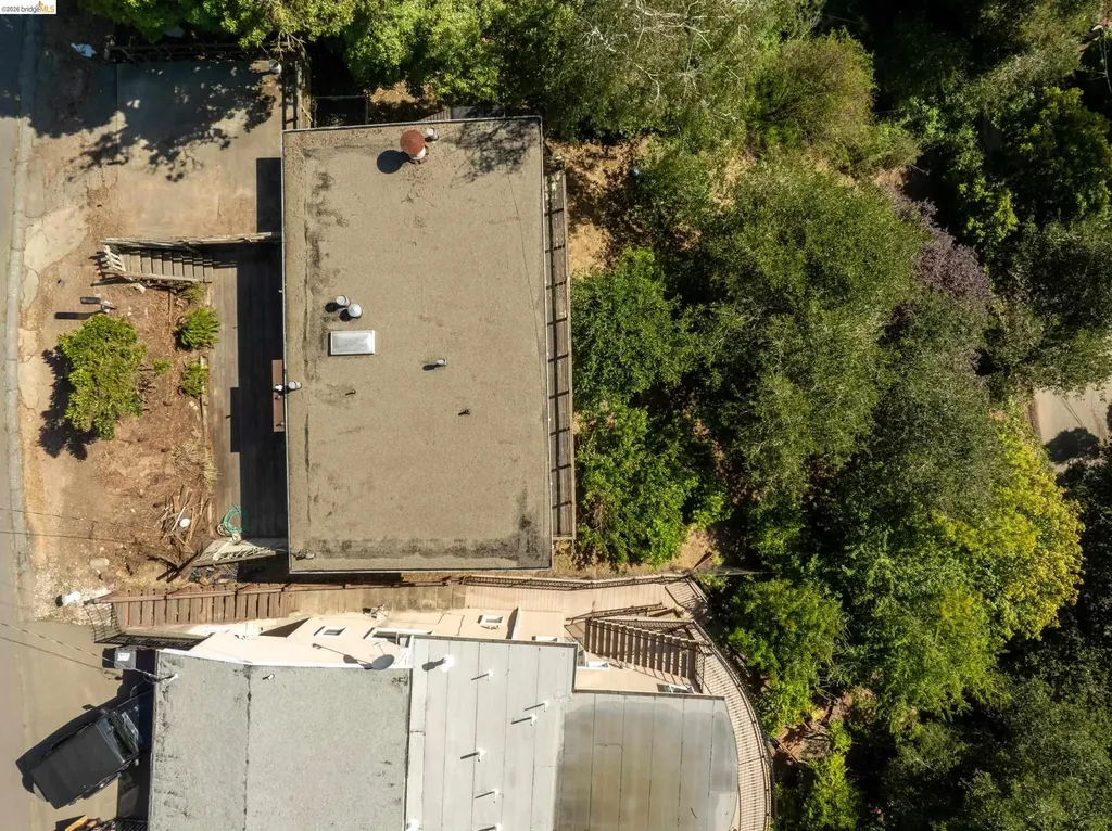7279 Snake Road Oakland CA 94611