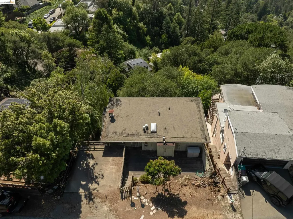 7279 Snake Road Oakland CA 94611