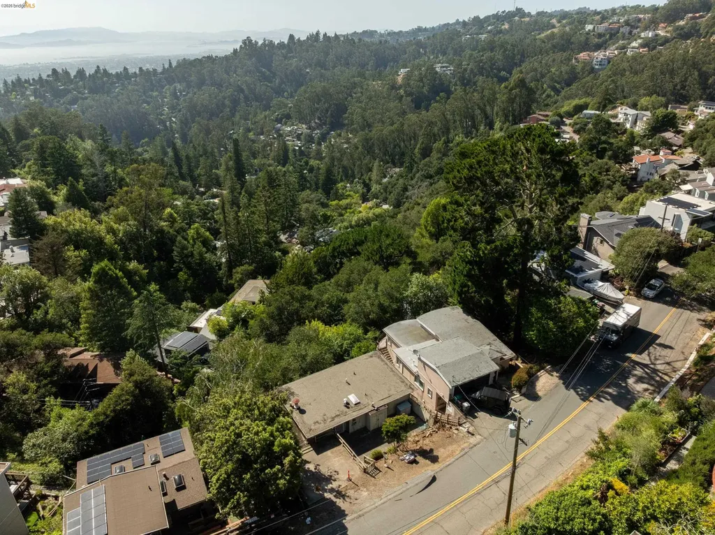 7279 Snake Road Oakland CA 94611