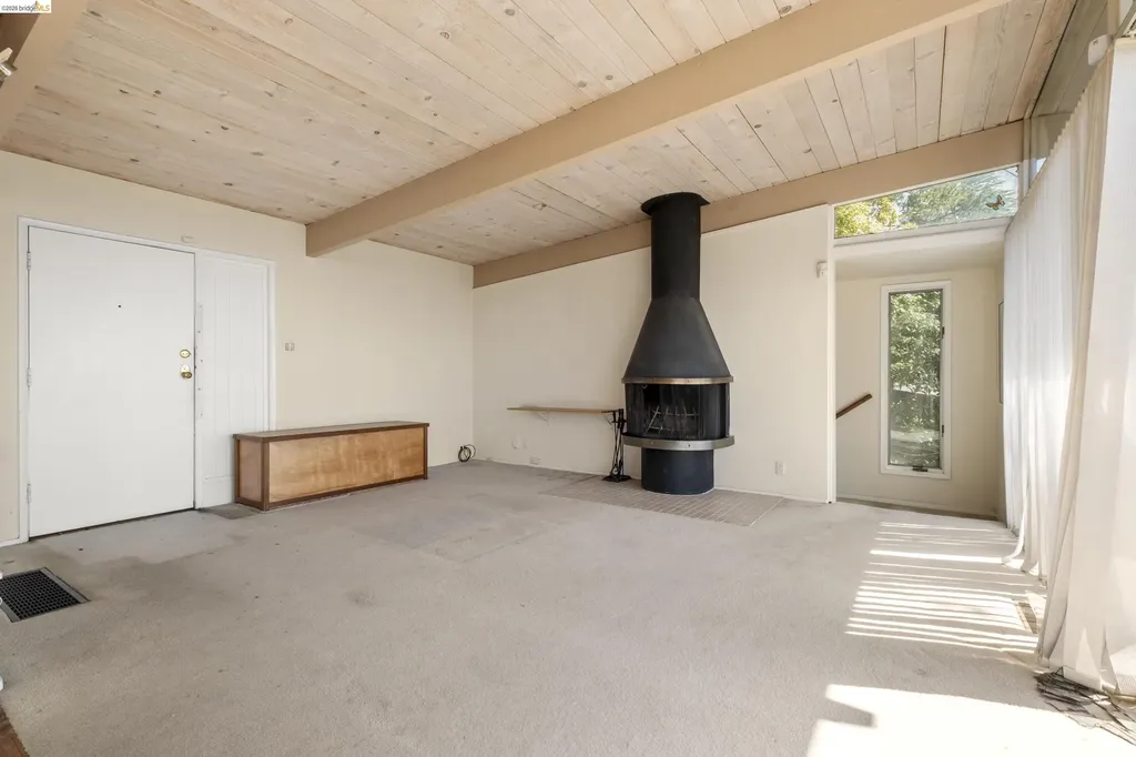 7279 Snake Road Oakland CA 94611