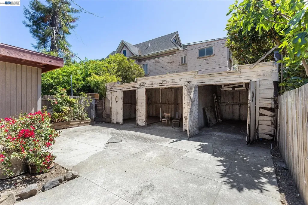 3246 Mlk Jr. Way Oakland CA 94609