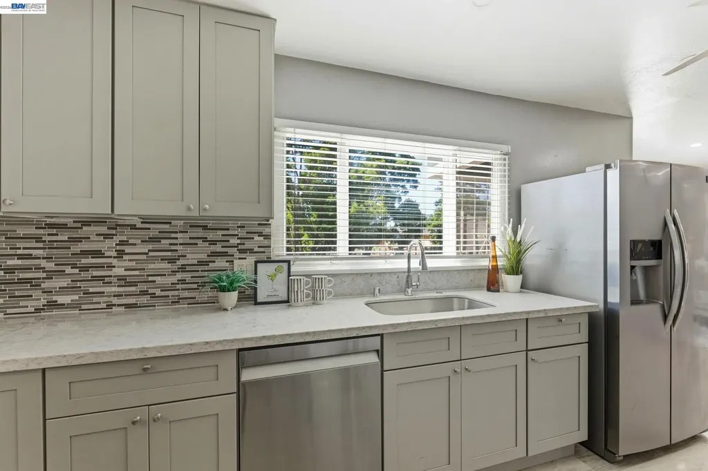 1839 Hill Avenue Hayward CA 94541