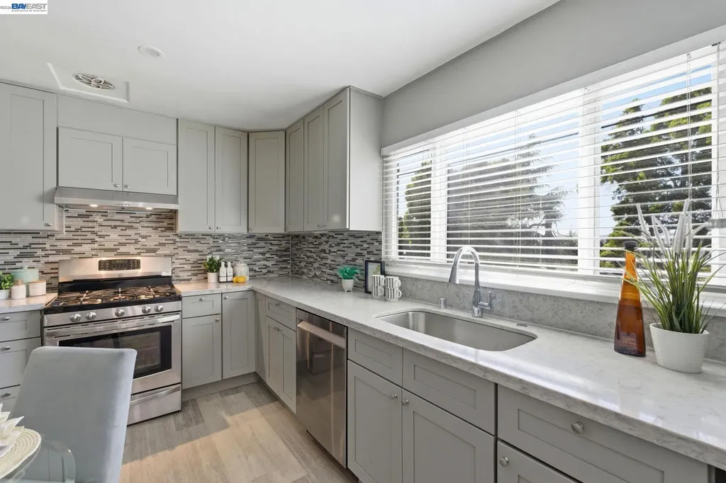 1839 Hill Avenue Hayward CA 94541
