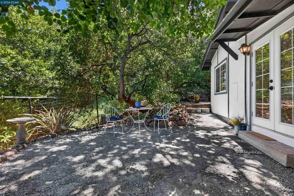 16 El Rincon Orinda CA 94563