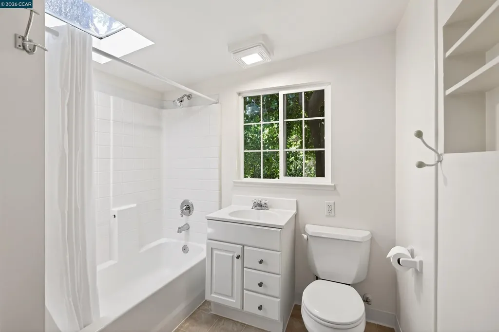16 El Rincon Orinda CA 94563