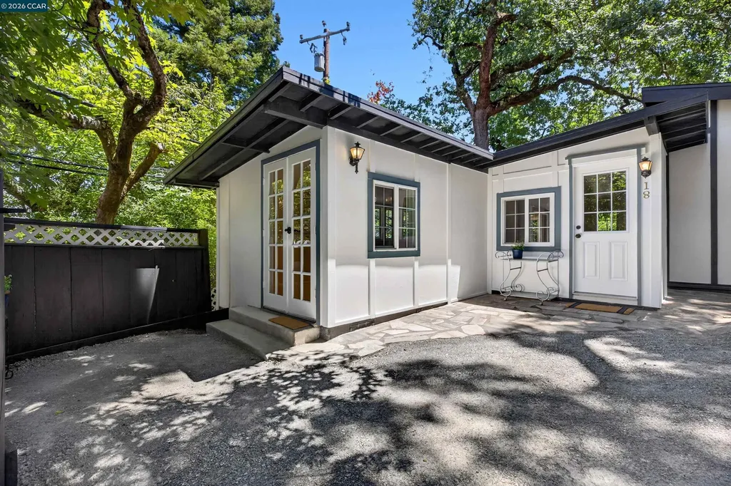 16 El Rincon Orinda CA 94563