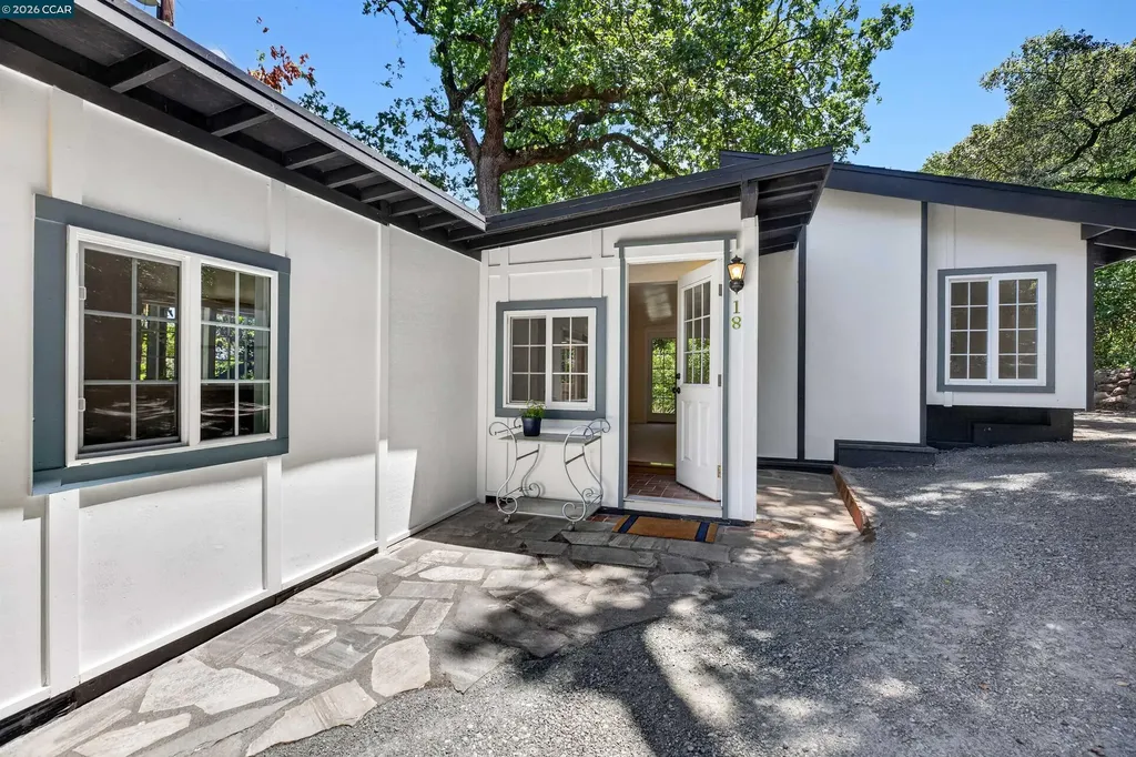 16 El Rincon Orinda CA 94563