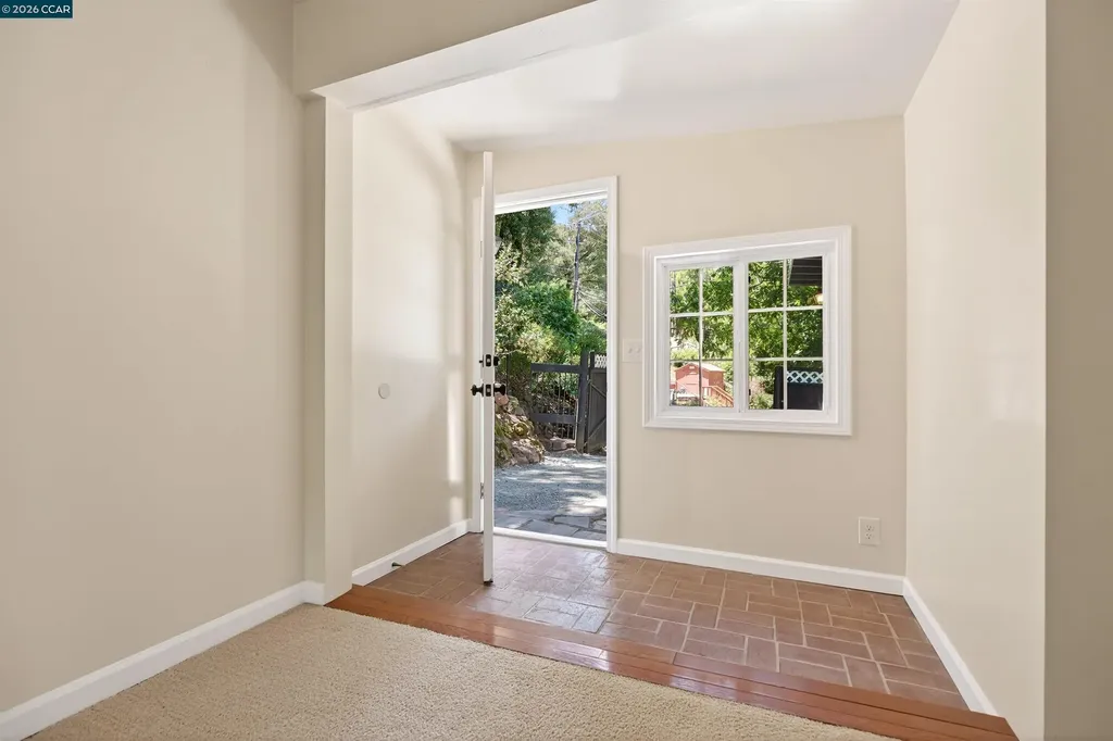 16 El Rincon Orinda CA 94563