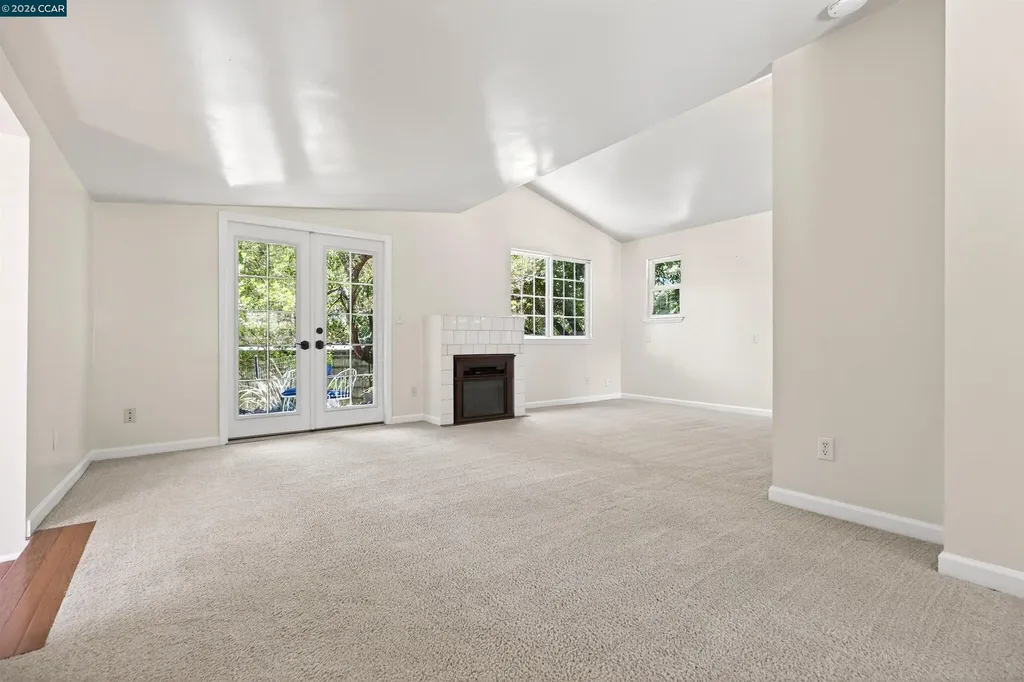 16 El Rincon Orinda CA 94563