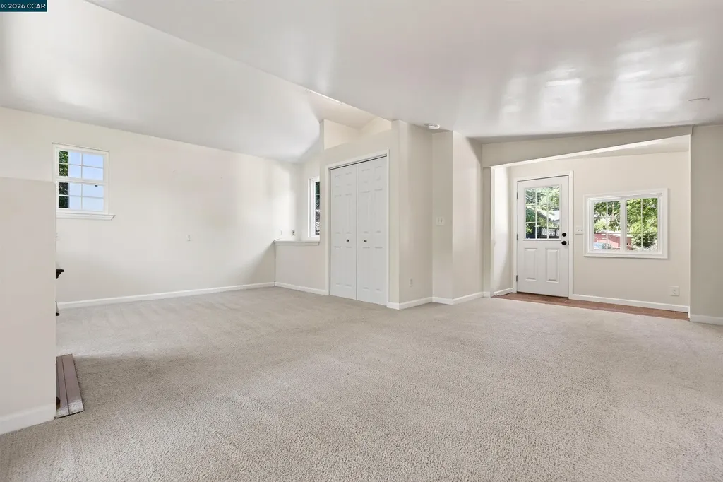 16 El Rincon Orinda CA 94563