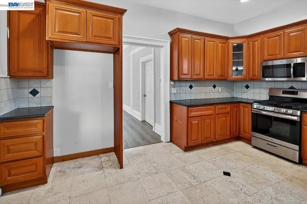 2836 Myrtle Street Oakland CA 94608