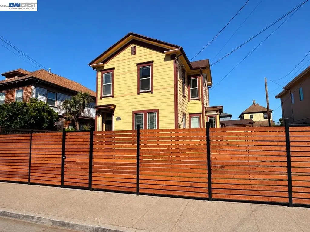 2836 Myrtle Street Oakland CA 94608