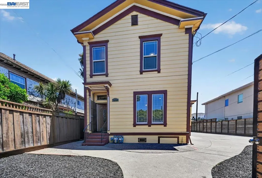 2836 Myrtle Street Oakland CA 94608