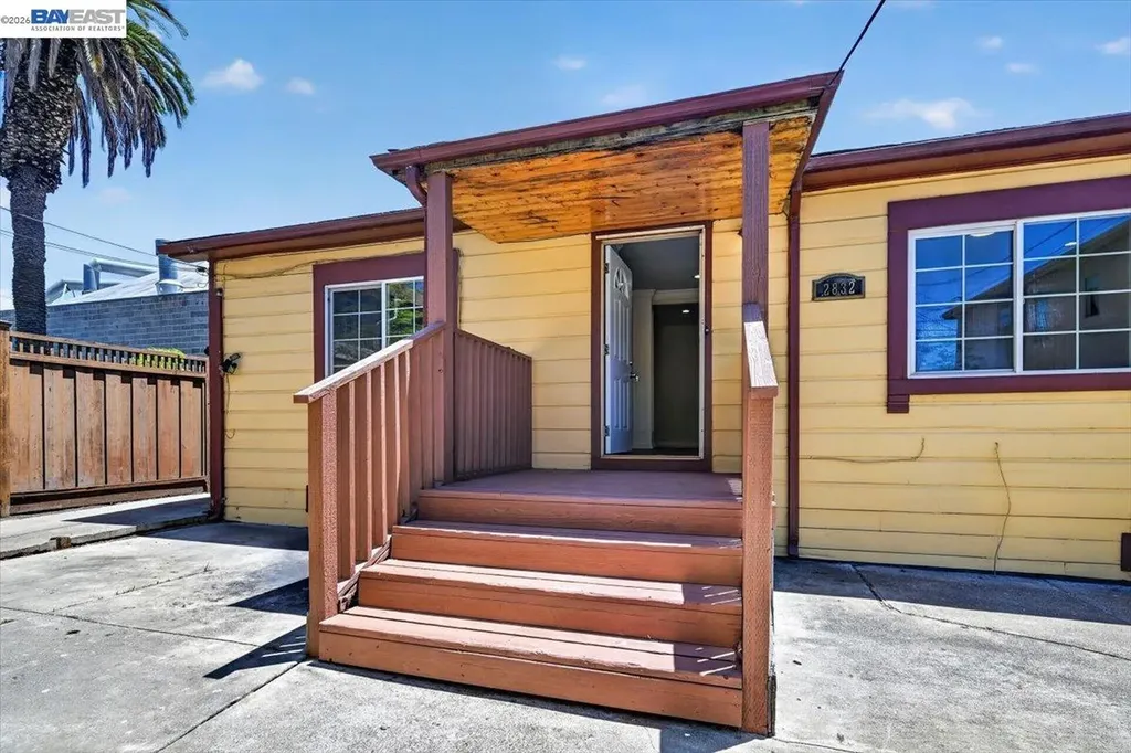 2836 Myrtle Street Oakland CA 94608