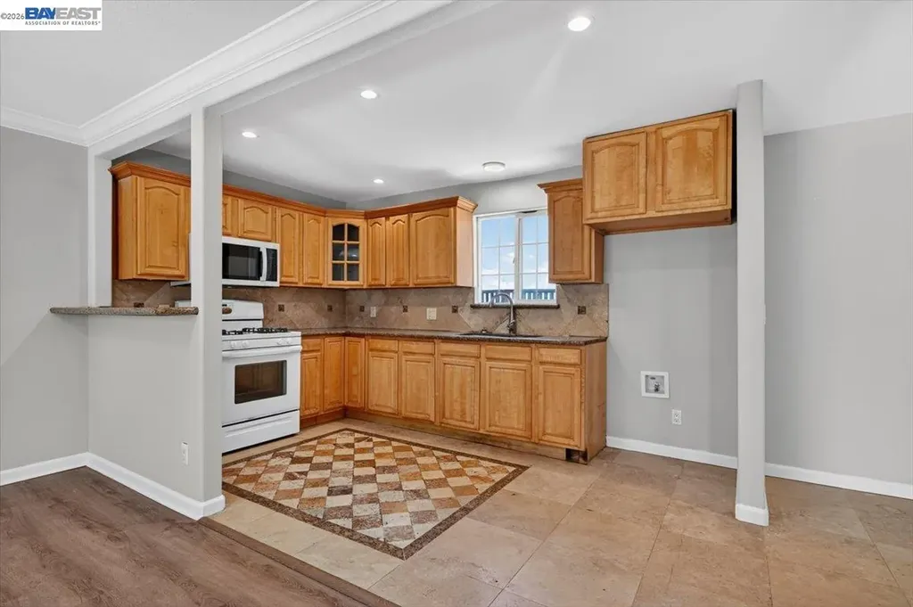 2836 Myrtle Street Oakland CA 94608