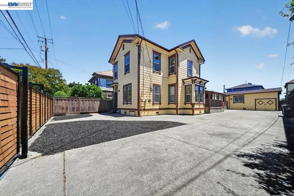 2836 Myrtle Street Oakland CA 94608