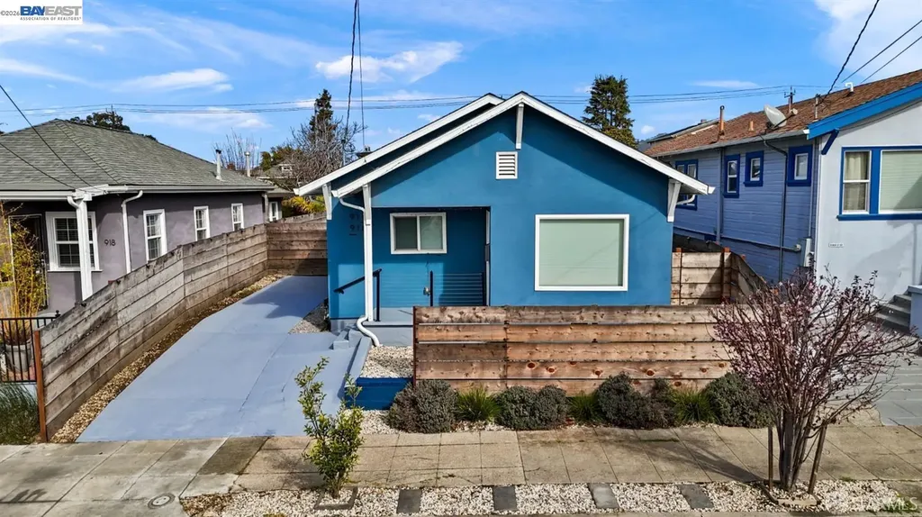 914 44th Street Oakland CA 94608