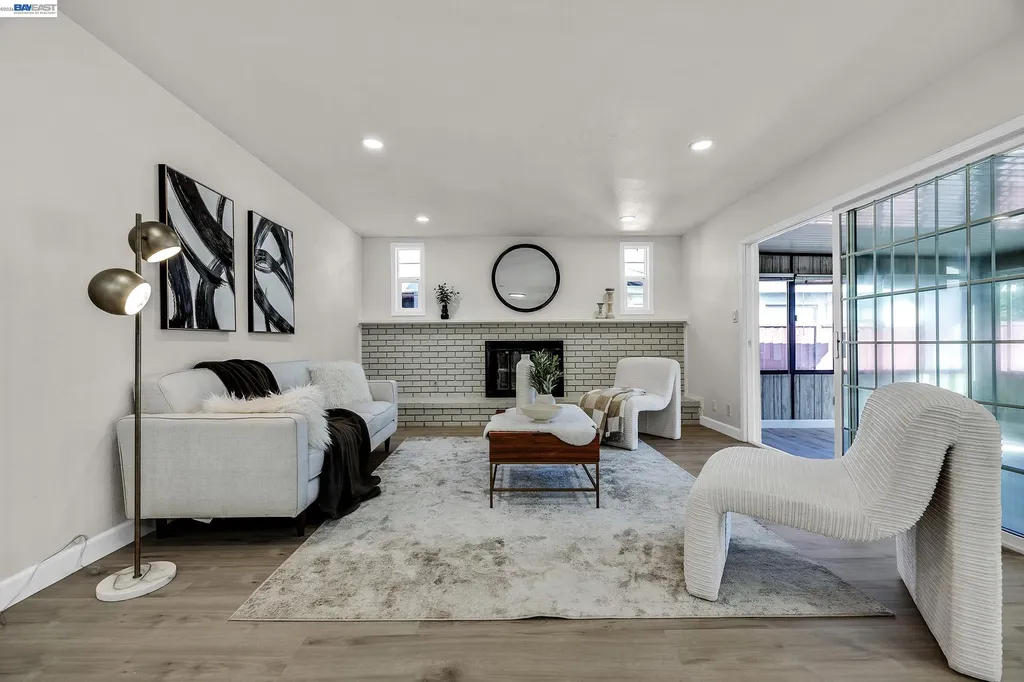 2444 Douglas Street Union City CA 94587