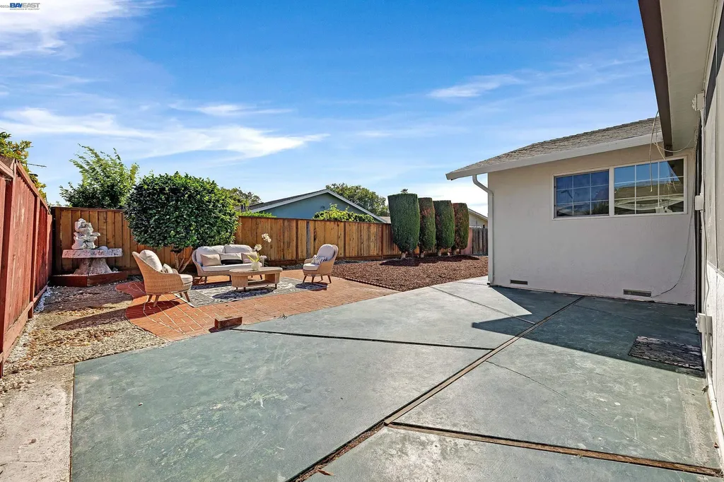 2444 Douglas Street Union City CA 94587
