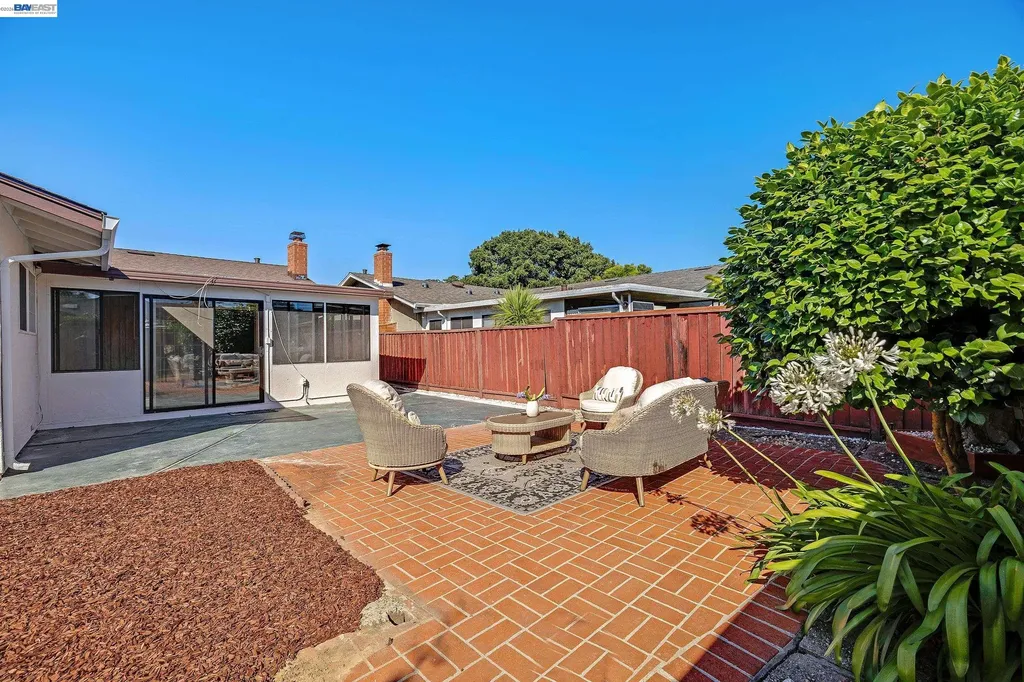 2444 Douglas Street Union City CA 94587