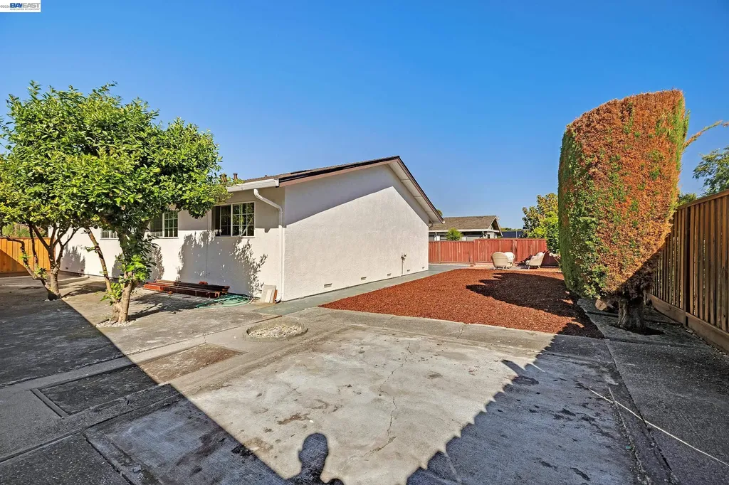 2444 Douglas Street Union City CA 94587