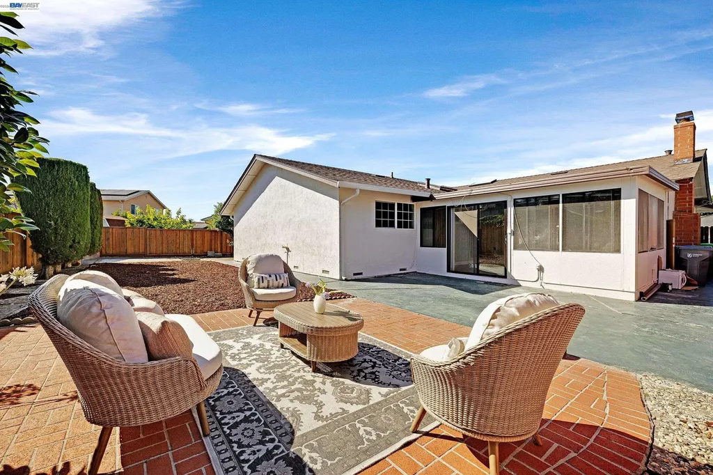 2444 Douglas Street Union City CA 94587
