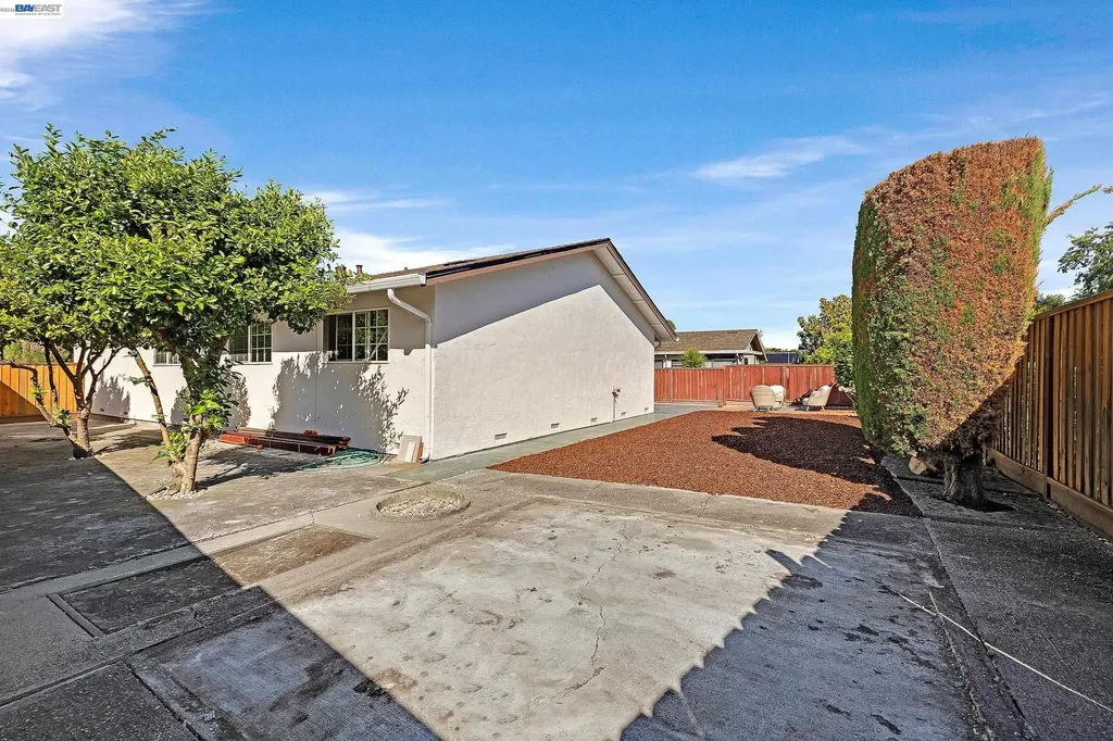 2444 Douglas Street Union City CA 94587