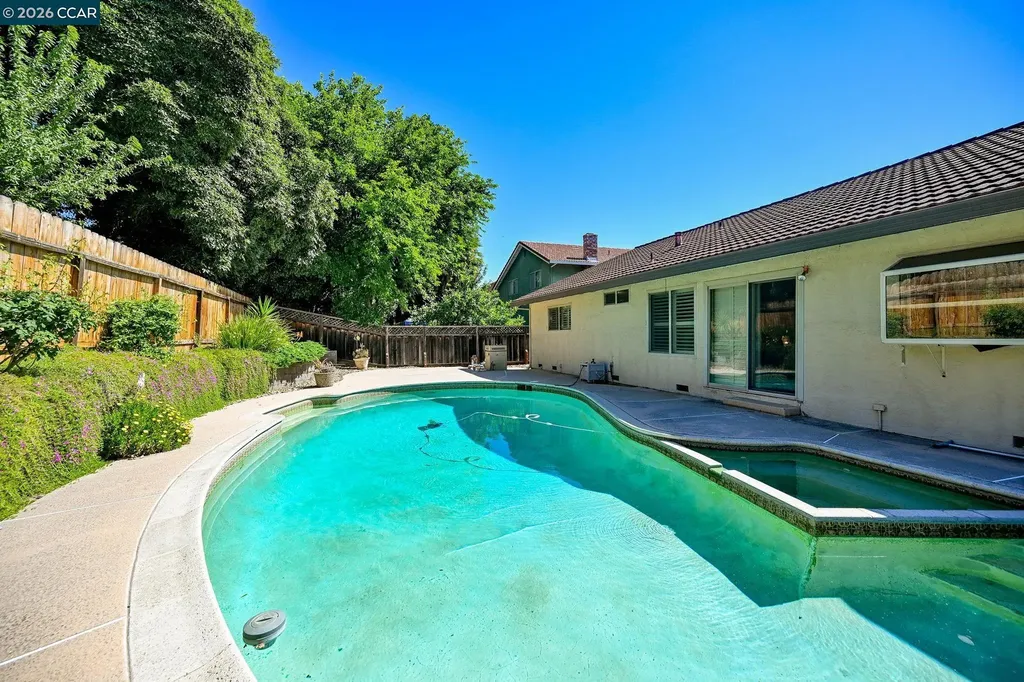 1284 Pinecrest Drive Concord CA 94521