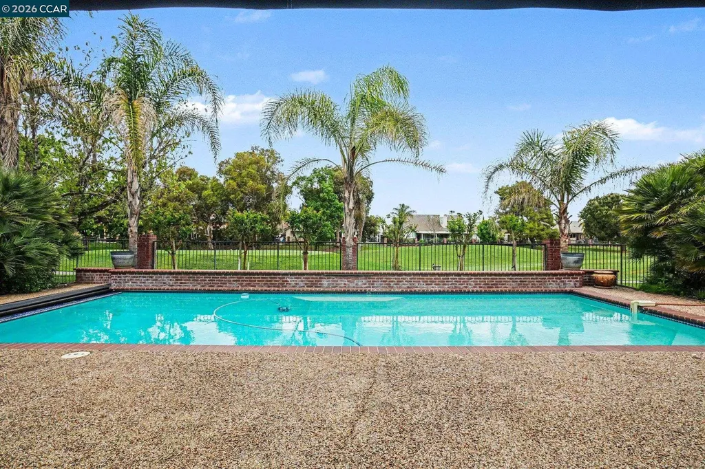 5666 Oakmont Court Discovery Bay CA 94505