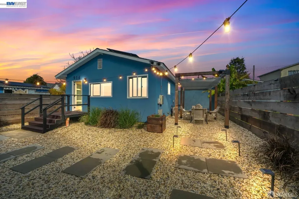 916 44th Street Oakland CA 94608