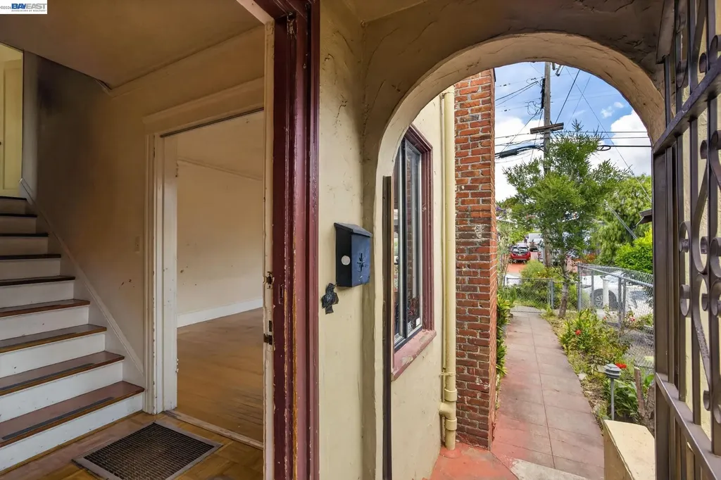 1227 33rd Street Oakland CA 94610