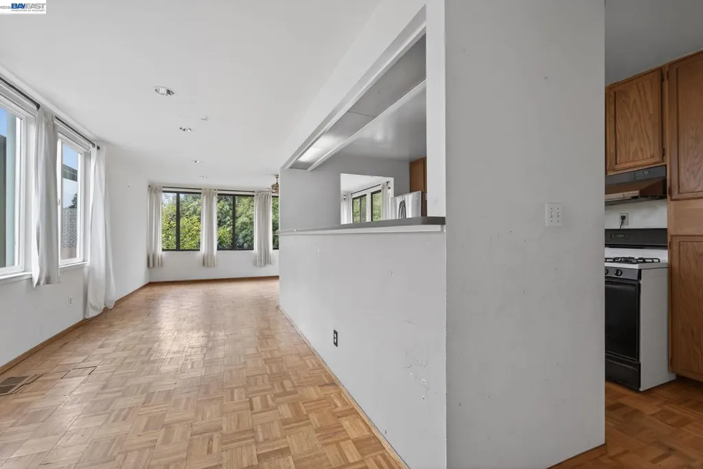 1227 33rd Street Oakland CA 94610
