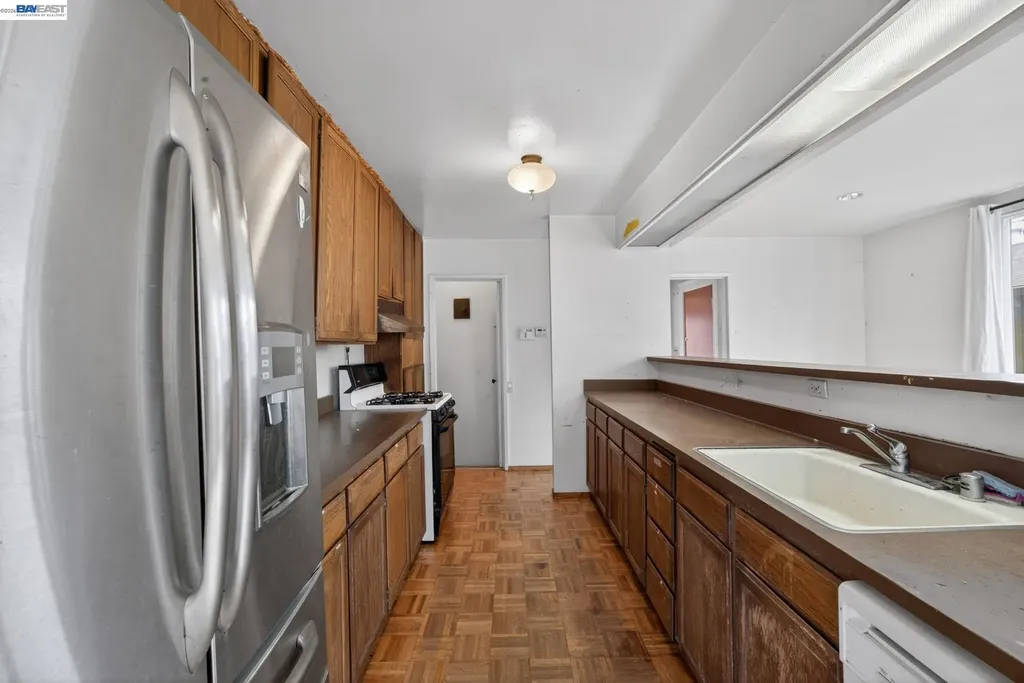 1227 33rd Street Oakland CA 94610