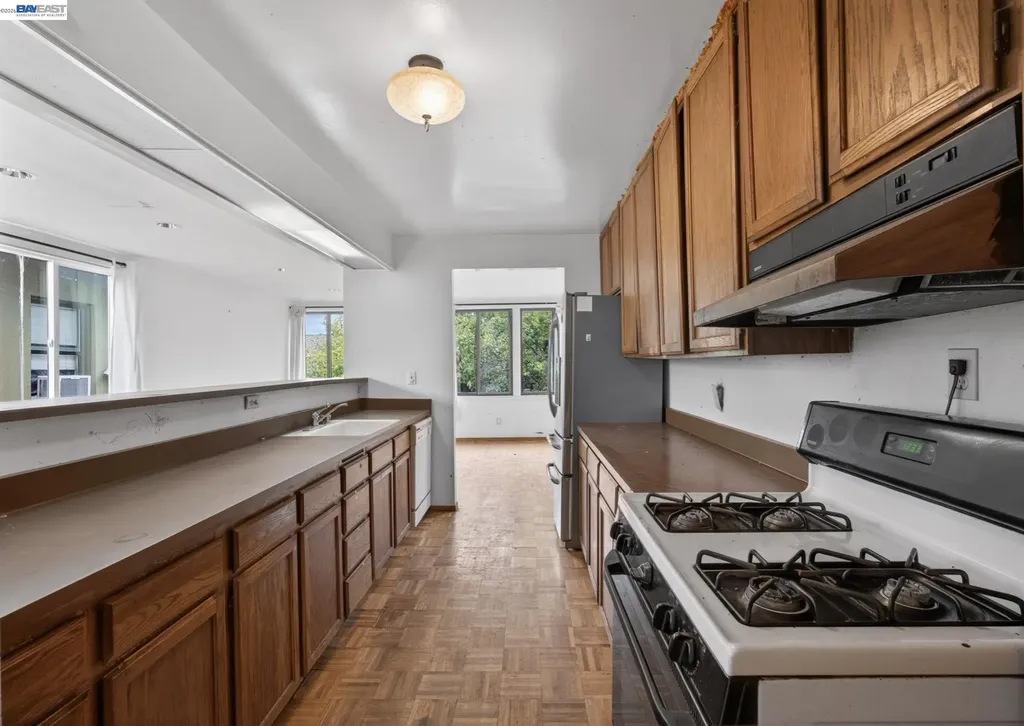 1227 33rd Street Oakland CA 94610