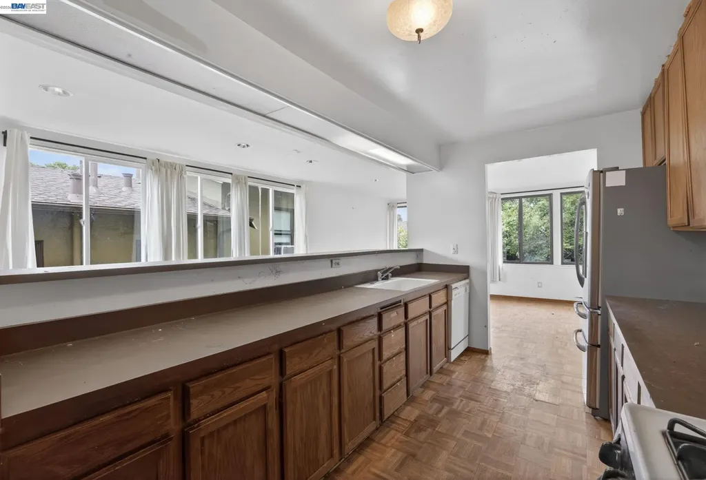 1227 33rd Street Oakland CA 94610