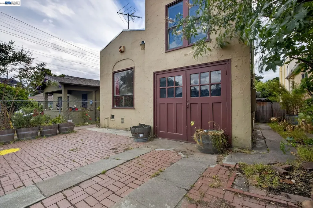 1227 33rd Street Oakland CA 94610