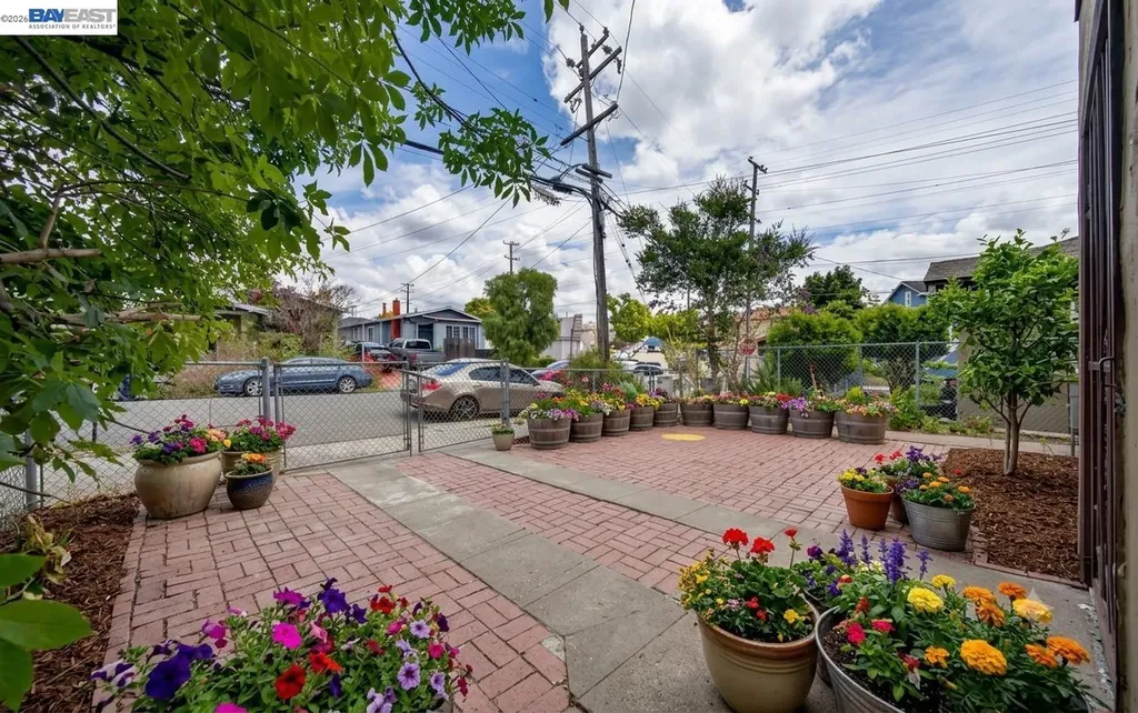 1227 33rd Street Oakland CA 94610